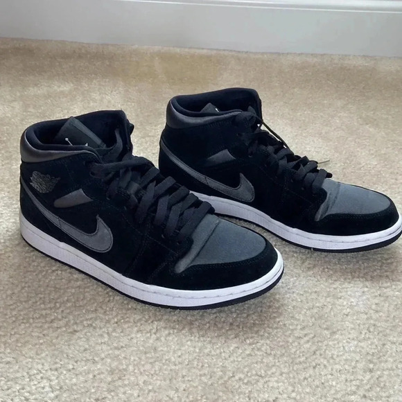 EUC Jordan 3 Retro - Picture 2 of 9